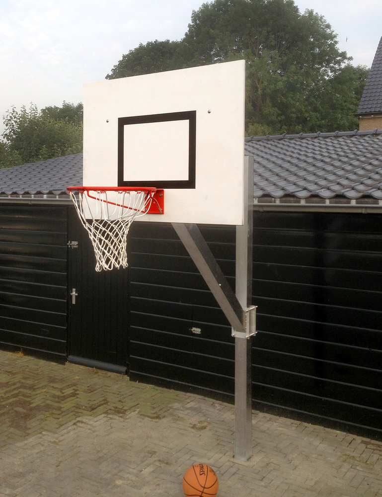 Basketbalpaal kopen? 1 basketbalpaal van rvs in hoogte vestelbaar i